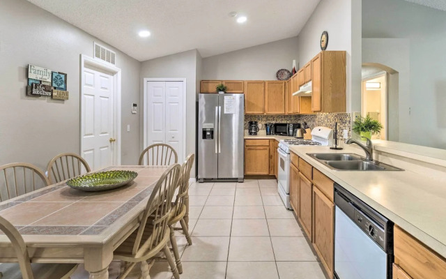 Kissimmee Retreat: Fenced-in Yard w/ Pool!