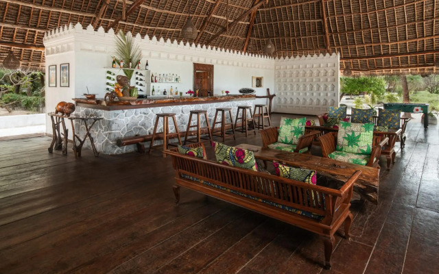 Hakuna Majiwe Beach Lodge