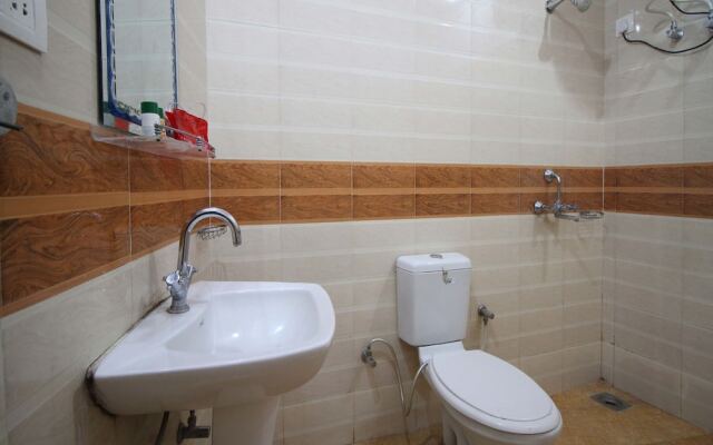 OYO 4073 Hotel Esskay