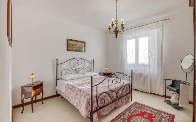 Beautiful Home in Santo Stefano Magra With Wifi and 2 Bedrooms