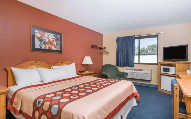 Super 8 Baxter/Brainerd Area