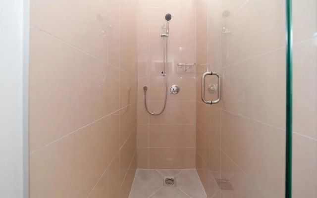 Takapuna Central Spacious & New Home