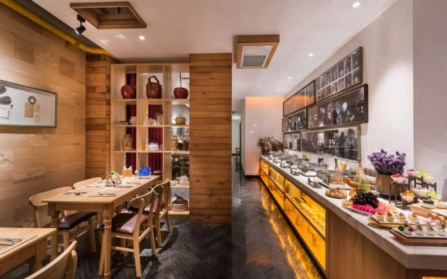 ManXin Qianmen Courtyard Hotel