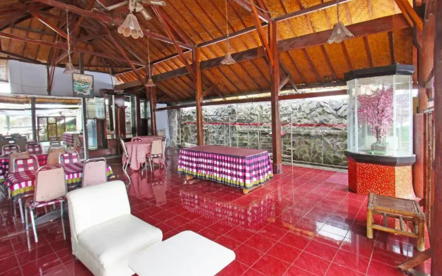 OYO 91516 Wisata Hotel