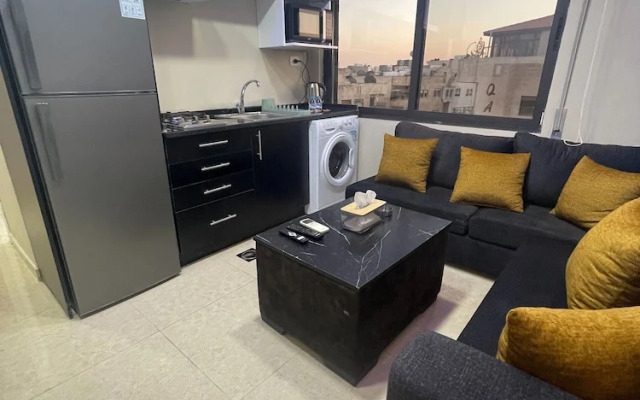 Charming Amman Apartent With City Views