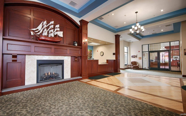 Best Western Pioneer Plaza