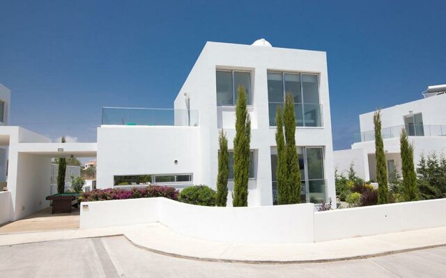 Villa Ochosto Helios - Beautiful 5 Bedroom Protaras Villa - Walking Distance to Fig Tree Bay Beach