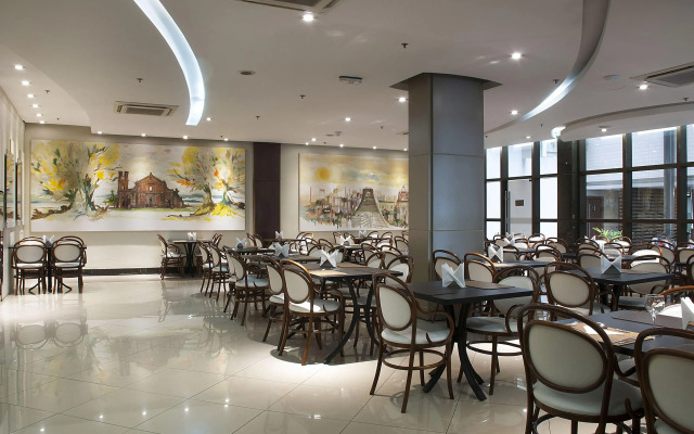 Master Porto Alegre Hotel - Av Carlos Gomes, Proximo Consulado Americano