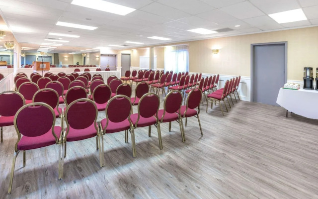 Ramada Coquitlam
