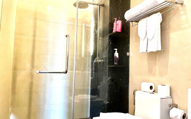Patong Beachfront Studio 2 Mins Walk 2 Patong Beach