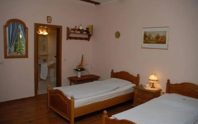 Hotel Heinrichs Gästehof