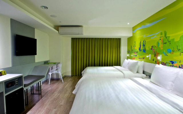 FX INN Kaohsiung Zhonghua Road Branch