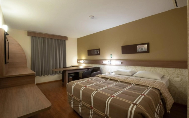 Hotel 10 Palmas