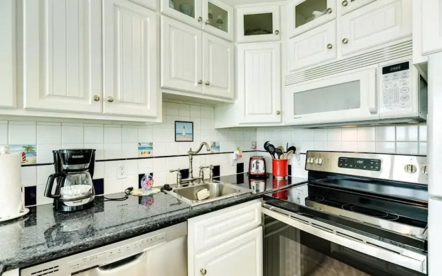 Beautiful Blue Heron Sleeps 6 Great Views