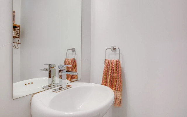 Modern Denver Vacation Rental W/ Rooftop Deck!