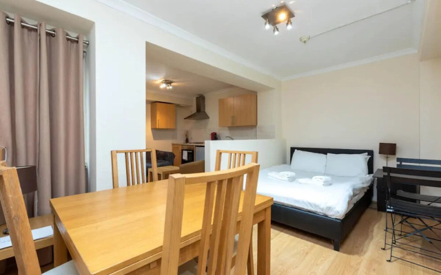 Central Studio Apartment in Chelsea