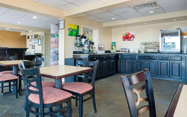 Quality Inn Calhoun North I-75