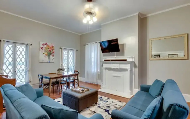Comfortable Escape 2BR Historic Downtown