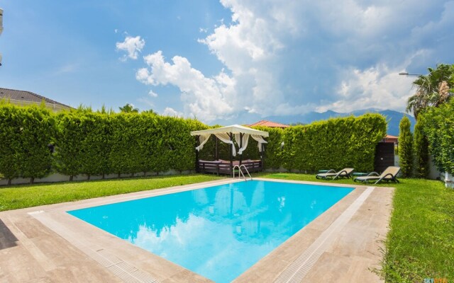 Villa Mare By Villatatilin