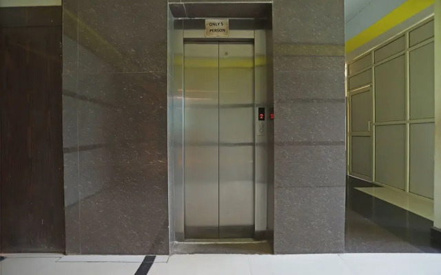 OYO 46604 Hotel Star