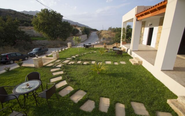 Agarathos Traditional Rooms