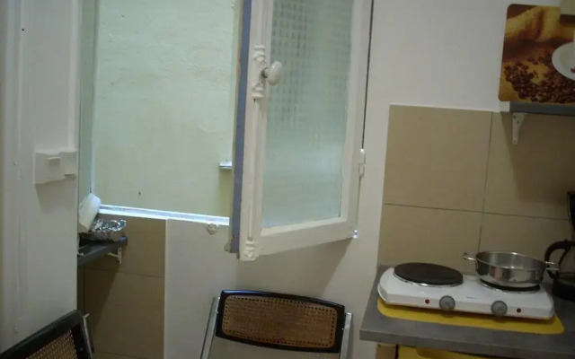 Studette-Bonbonnière