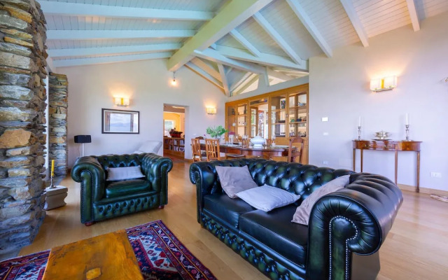 Paradis Relais Pool View EV Recharge