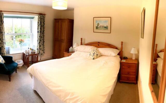 Lynwood House Bed And Breakfast