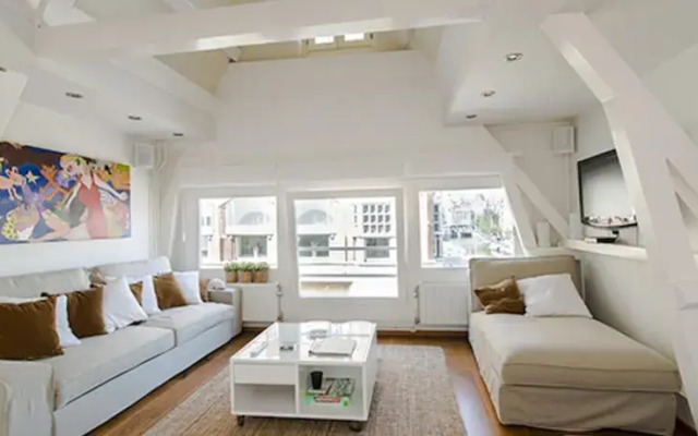 Catch Apartment