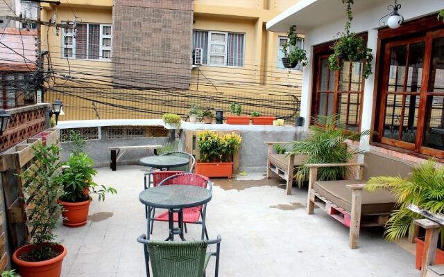 La Ronda Downtown Hostel