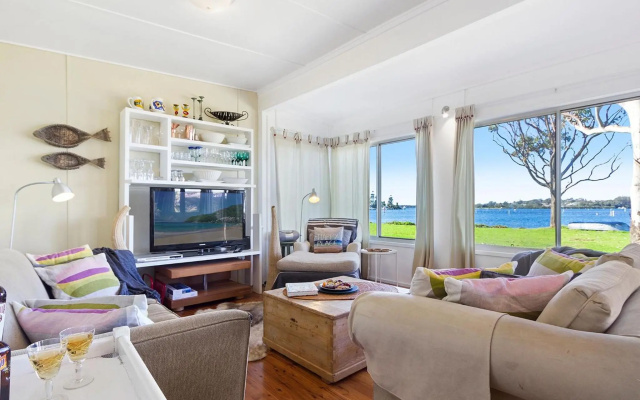Noddys Riverside – Guest Rooms – Greenwell Point