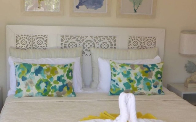 Private two Story Villa With Guest House
