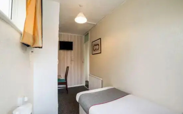 OYO Devine Beach Hotel, Westcliff Southend-On-Sea