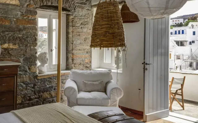 Tinos Experience the House