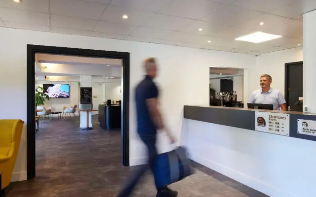 Hôtel, restaurant Kyriad Fréjus