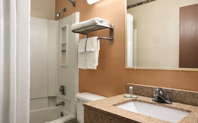 Travelodge By Wyndham Battle Creek