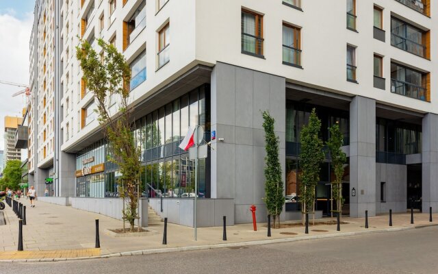 Roomy Apartment Grzybowska219 by Renters