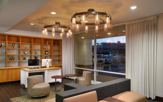 Holiday Inn Clark - Newark Area by IHG