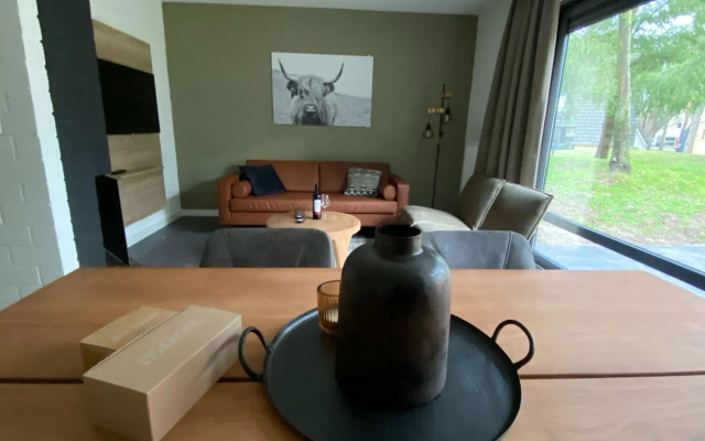 Restyled House With two Bathrooms, Breda at 10 km