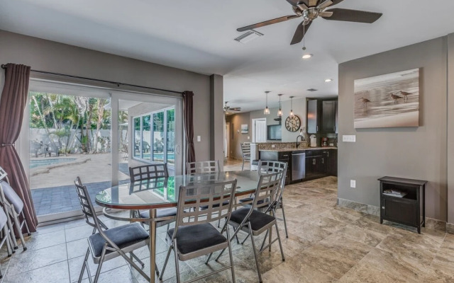 Summer Breeze 7 Bedroom Home by Redawning