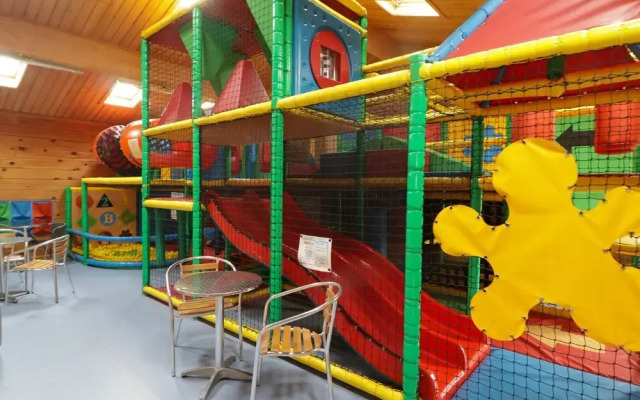 13 Gower Holiday Village