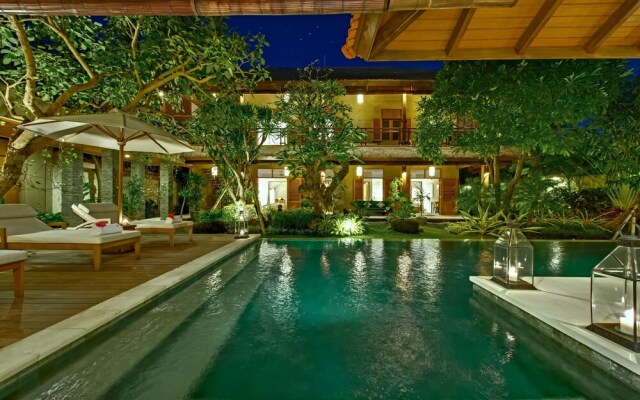 Villa 3br -100m to Kudetaseminyak Beach