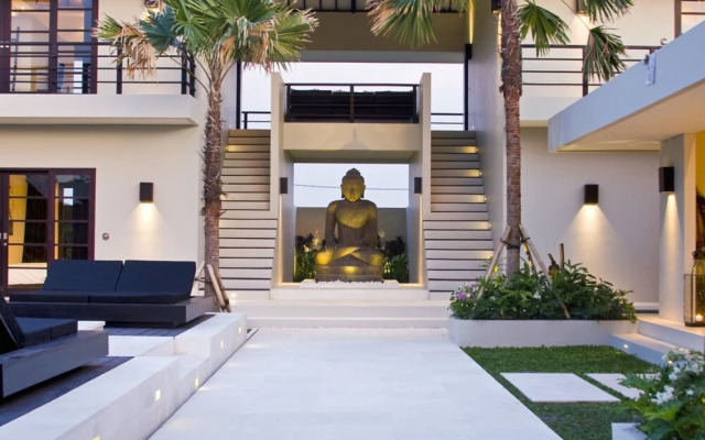 Private Villas, 4 Br, Canggu With Staff