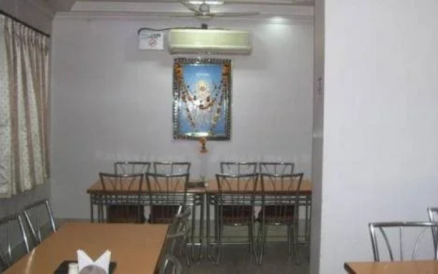 Shree Aditya Hotel