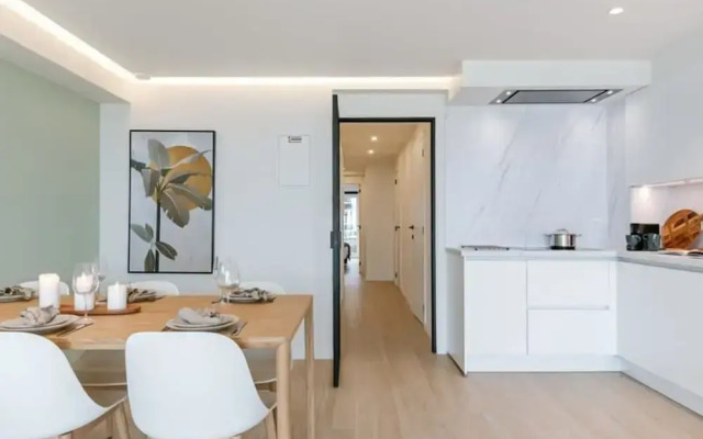 Pleasant Apartment With Frontal sea View