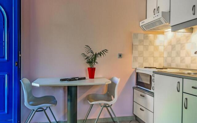 BBQ-Balcony-42Mbps-King-Backyard-Full Kitchen-2