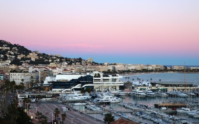 Apartment With one Bedroom in Cannes, With Wonderful City View and Wif