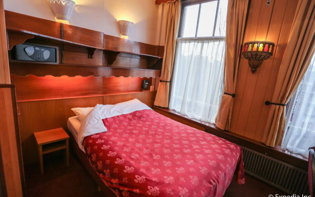Nadia Hotel
