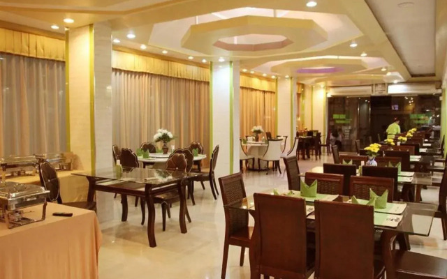 Visiting Card Hotel & Resort