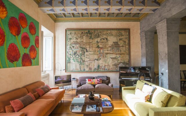 lolART luxury at Spanish Steps